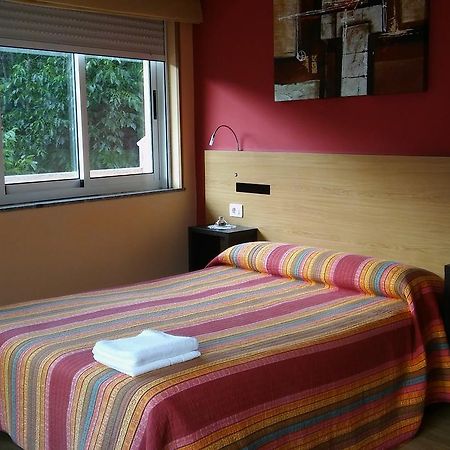 Hostal-Meson Vilasante Триакастела Экстерьер фото