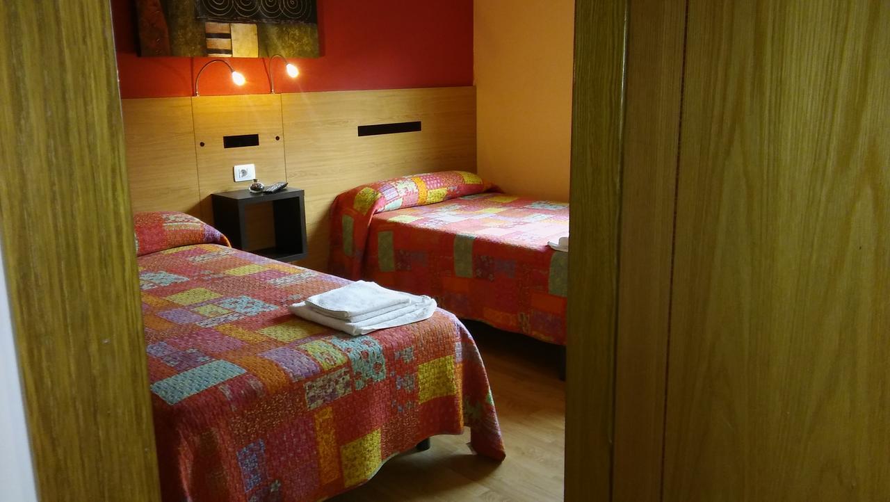 Hostal-Meson Vilasante Триакастела Экстерьер фото