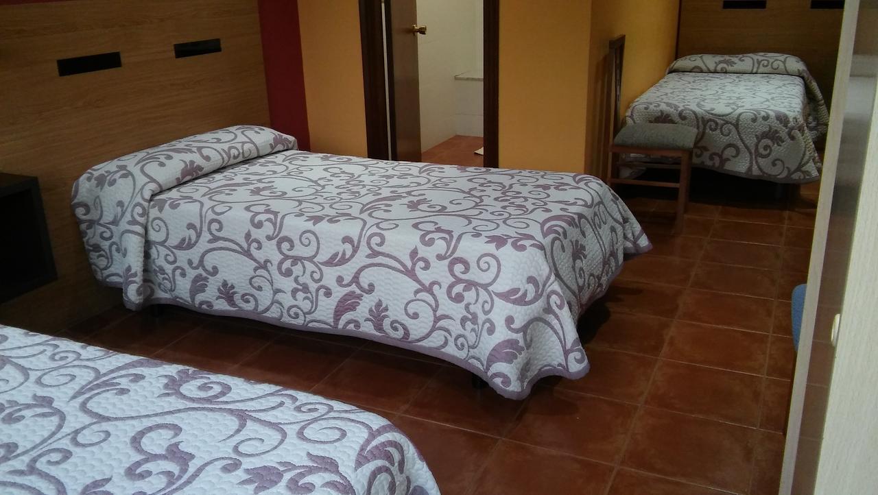Hostal-Meson Vilasante Триакастела Экстерьер фото