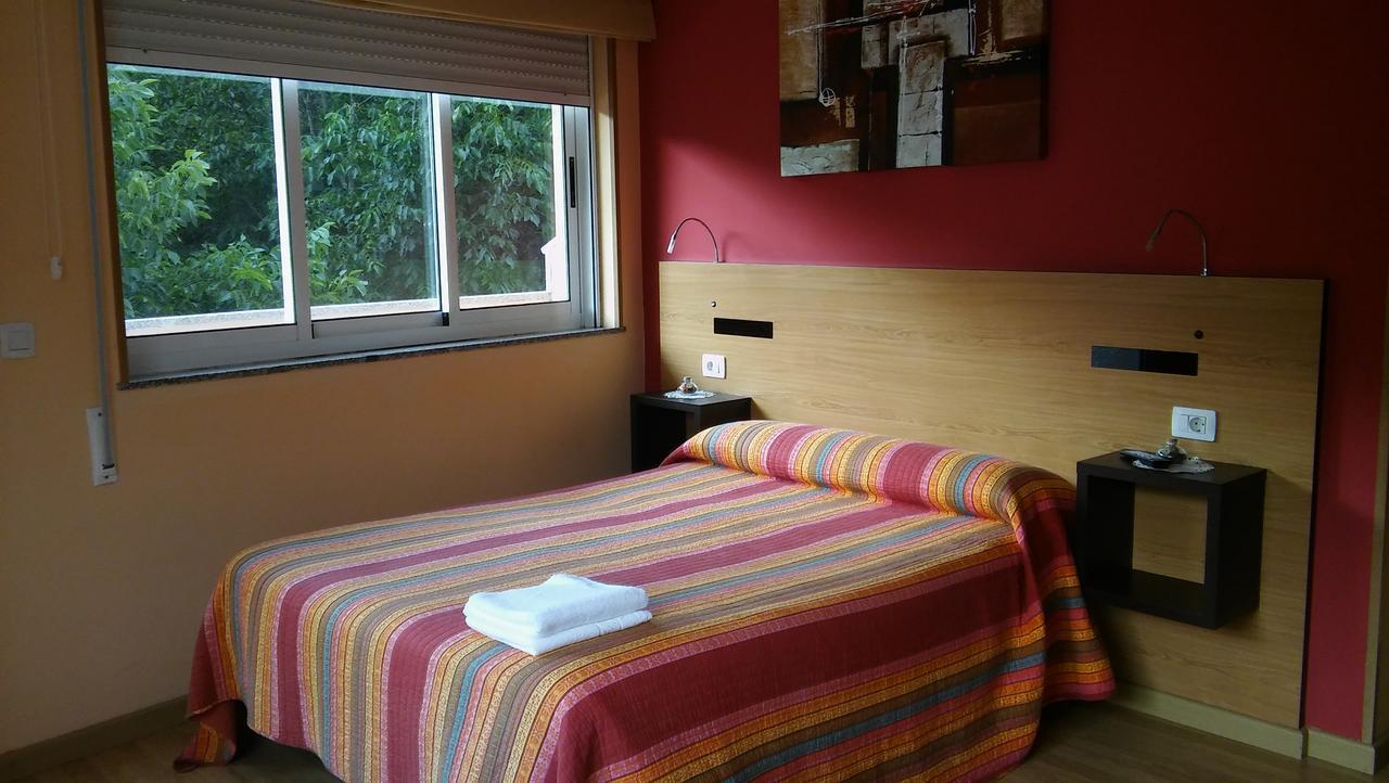 Hostal-Meson Vilasante Триакастела Экстерьер фото