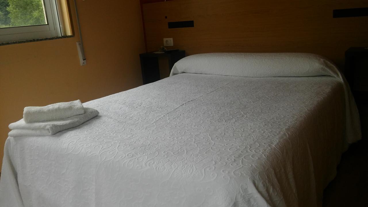 Hostal-Meson Vilasante Триакастела Экстерьер фото